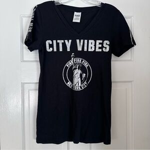 Victorias Secret LOVE PINK New York City Graphic Tee V Neck Medium Lightweight